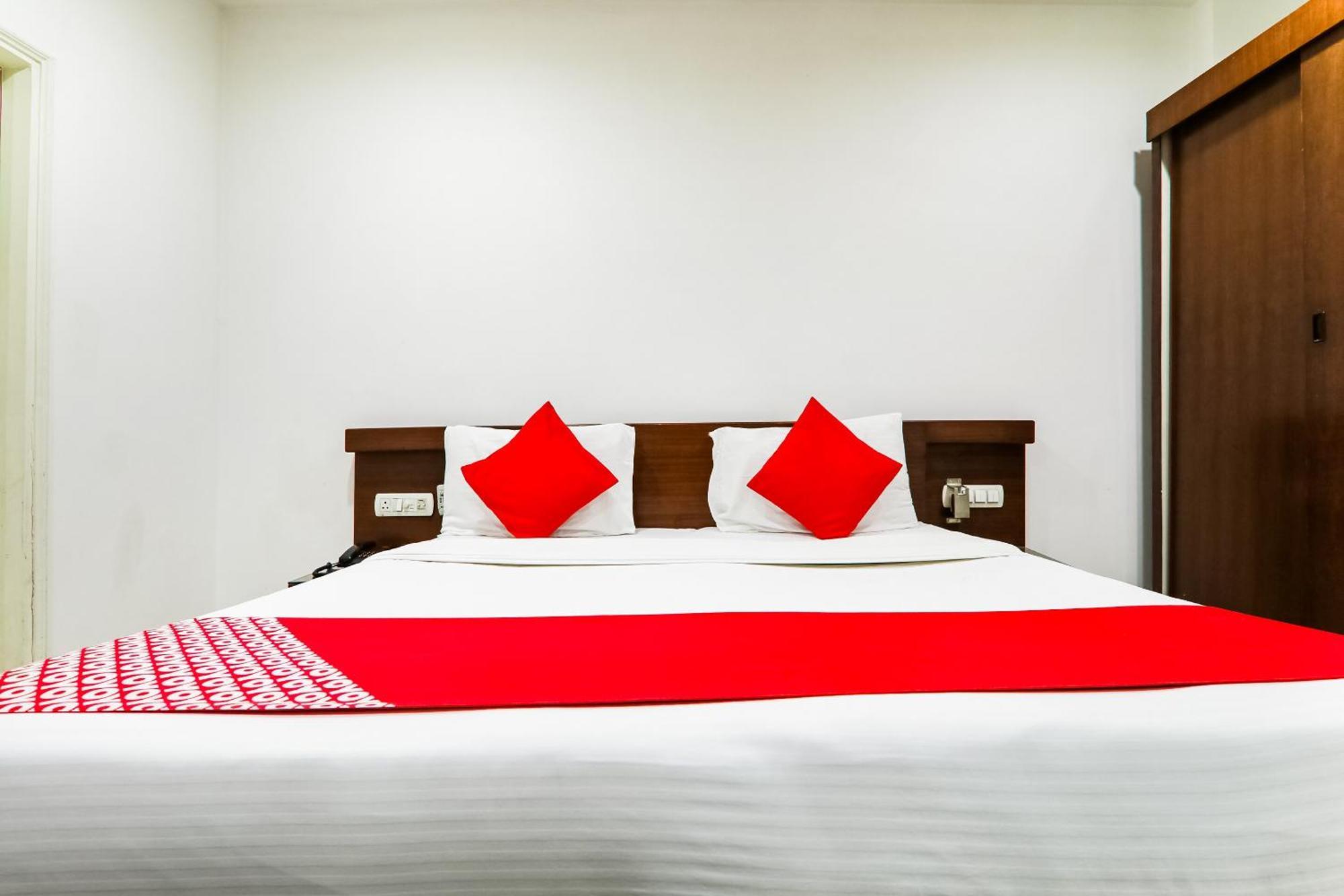 Hotel Sita Kiran Барелі Екстер'єр фото