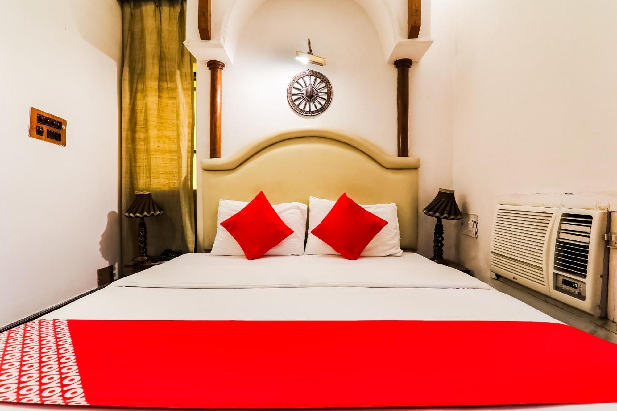 Hotel Sita Kiran Барелі Екстер'єр фото