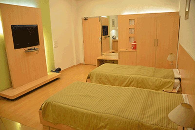 Hotel Sita Kiran Барелі Екстер'єр фото